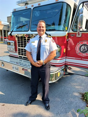 Le chef des pompiers, Matt Stephenson